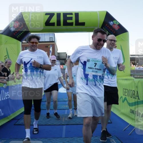 09.08.2026 - GEWOBA Citytriathlon Bremen Yannick Fuchs http://msf.ph/oto/9934463 09.08.2026 11:35:23 Ziel 3, 7, 183 meine-sportfotos.de