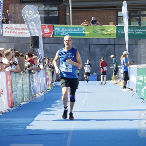 09.08.2026 - GEWOBA Citytriathlon Bremen Yannick Fuchs http://msf.ph/oto/9934479 09.08.2026 11:35:39 Ziel 185 meine-sportfotos.de