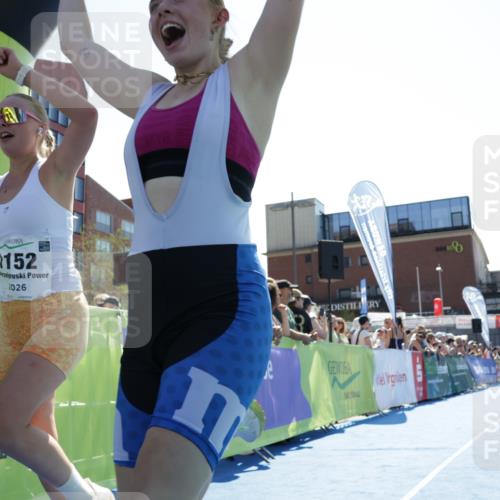 09.08.2026 - GEWOBA Citytriathlon Bremen Yannick Fuchs http://msf.ph/oto/9934486 09.08.2026 14:38:23 Ziel 653, 656, 1152 meine-sportfotos.de