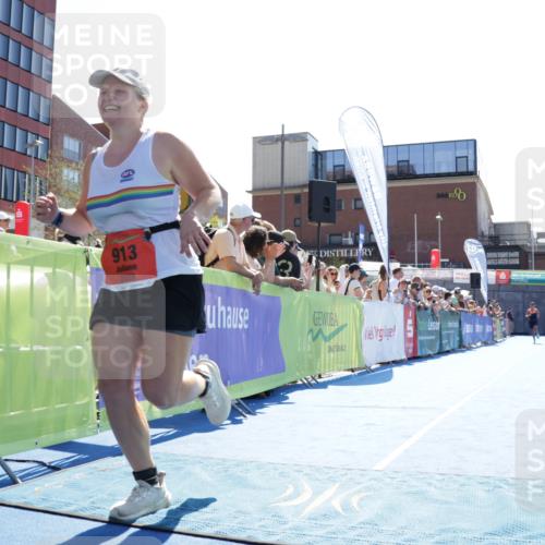 09.08.2026 - GEWOBA Citytriathlon Bremen Yannick Fuchs http://msf.ph/oto/9934542 09.08.2026 14:38:46 Ziel 855, 884, 887, 913 meine-sportfotos.de