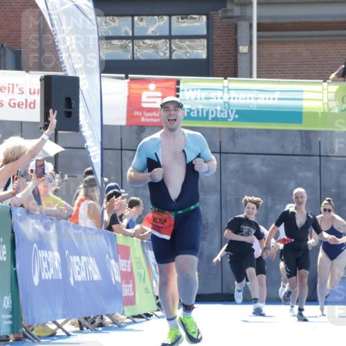 09.08.2026 - GEWOBA Citytriathlon Bremen Yannick Fuchs http://msf.ph/oto/9934589 09.08.2026 14:39:32 Ziel 672 meine-sportfotos.de