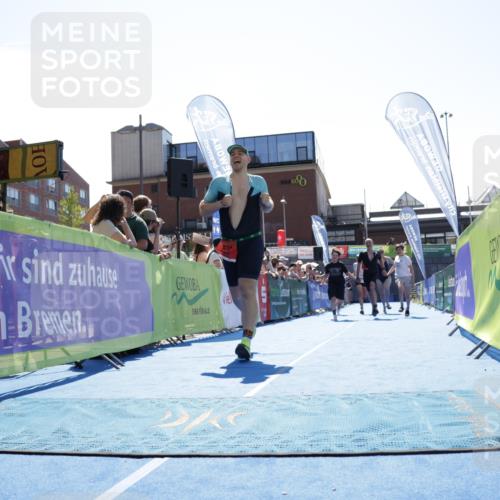 09.08.2026 - GEWOBA Citytriathlon Bremen Yannick Fuchs http://msf.ph/oto/9934600 09.08.2026 14:39:36 Ziel 672, 800, 1106 meine-sportfotos.de