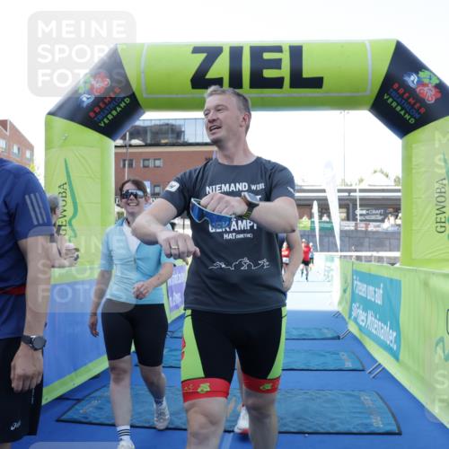09.08.2026 - GEWOBA Citytriathlon Bremen Yannick Fuchs http://msf.ph/oto/9934603 09.08.2026 11:36:16 Ziel 41, 205, 330 meine-sportfotos.de