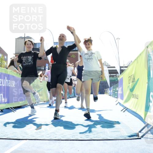 09.08.2026 - GEWOBA Citytriathlon Bremen Yannick Fuchs http://msf.ph/oto/9934615 09.08.2026 14:39:38 Ziel 672, 800, 1106 meine-sportfotos.de