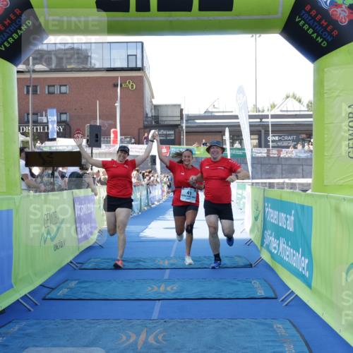 09.08.2026 - GEWOBA Citytriathlon Bremen Yannick Fuchs http://msf.ph/oto/9934616 09.08.2026 11:36:20 Ziel 41 meine-sportfotos.de