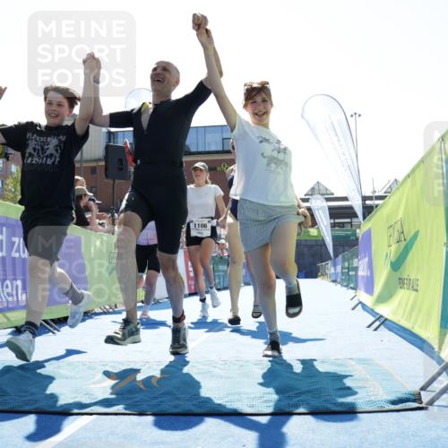09.08.2026 - GEWOBA Citytriathlon Bremen Yannick Fuchs http://msf.ph/oto/9934617 09.08.2026 14:39:38 Ziel 672, 800, 1106 meine-sportfotos.de