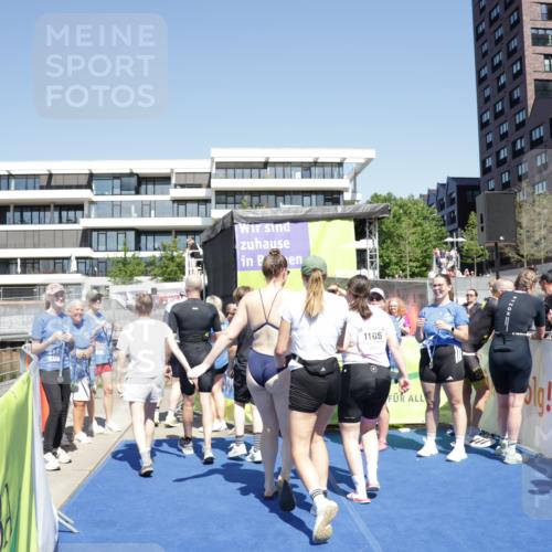 09.08.2026 - GEWOBA Citytriathlon Bremen Yannick Fuchs http://msf.ph/oto/9934635 09.08.2026 14:39:42 Ziel 800, 1106 meine-sportfotos.de