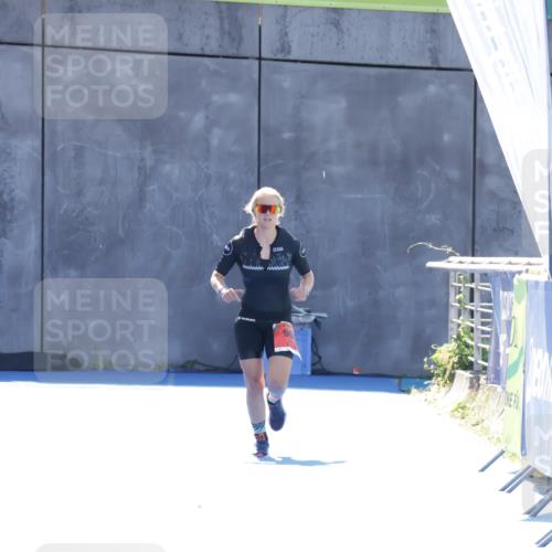 09.08.2026 - GEWOBA Citytriathlon Bremen Yannick Fuchs http://msf.ph/oto/9934640 09.08.2026 14:40:01 Ziel  meine-sportfotos.de