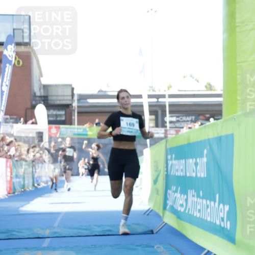 09.08.2026 - GEWOBA Citytriathlon Bremen Yannick Fuchs http://msf.ph/oto/9934641 09.08.2026 11:36:28 Ziel 139 meine-sportfotos.de
