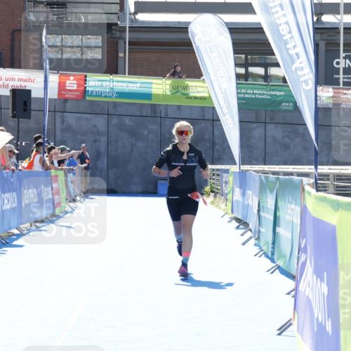 09.08.2026 - GEWOBA Citytriathlon Bremen Yannick Fuchs http://msf.ph/oto/9934644 09.08.2026 14:40:06 Ziel 968 meine-sportfotos.de