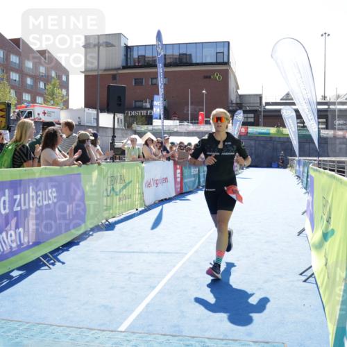 09.08.2026 - GEWOBA Citytriathlon Bremen Yannick Fuchs http://msf.ph/oto/9934653 09.08.2026 14:40:09 Ziel 968 meine-sportfotos.de