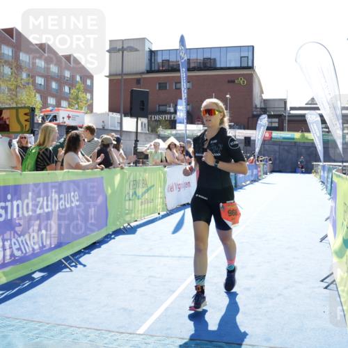 09.08.2026 - GEWOBA Citytriathlon Bremen Yannick Fuchs http://msf.ph/oto/9934657 09.08.2026 14:40:09 Ziel 968 meine-sportfotos.de