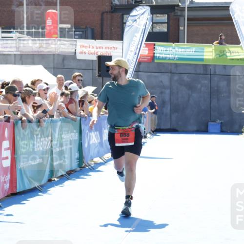 09.08.2026 - GEWOBA Citytriathlon Bremen Yannick Fuchs http://msf.ph/oto/9934675 09.08.2026 14:40:20 Ziel 688 meine-sportfotos.de