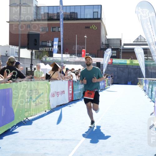 09.08.2026 - GEWOBA Citytriathlon Bremen Yannick Fuchs http://msf.ph/oto/9934678 09.08.2026 14:40:21 Ziel 688 meine-sportfotos.de