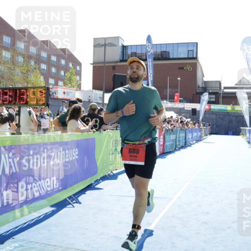 09.08.2026 - GEWOBA Citytriathlon Bremen Yannick Fuchs http://msf.ph/oto/9934688 09.08.2026 14:40:22 Ziel 688 meine-sportfotos.de