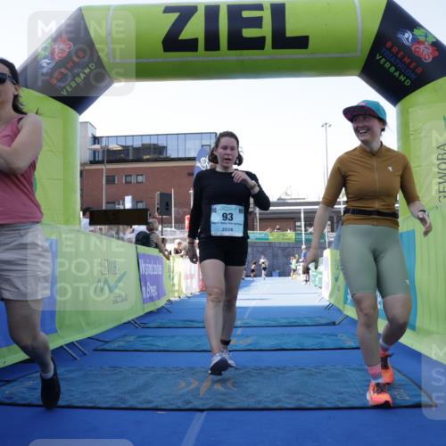 09.08.2026 - GEWOBA Citytriathlon Bremen Yannick Fuchs http://msf.ph/oto/9934705 09.08.2026 11:36:40 Ziel 93 meine-sportfotos.de