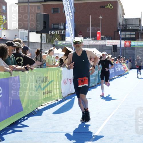 09.08.2026 - GEWOBA Citytriathlon Bremen Yannick Fuchs http://msf.ph/oto/9934720 09.08.2026 14:40:40 Ziel 785, 859, 939, 996 meine-sportfotos.de