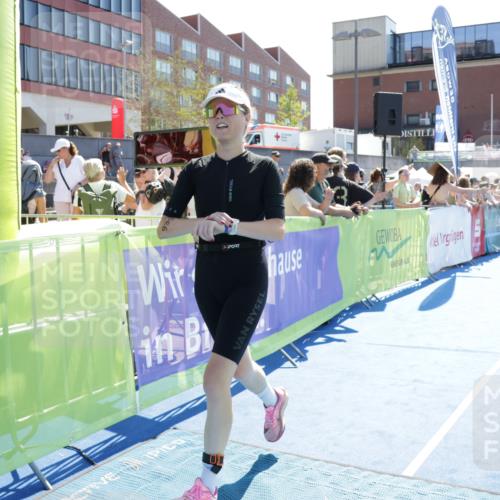 09.08.2026 - GEWOBA Citytriathlon Bremen Yannick Fuchs http://msf.ph/oto/9934736 09.08.2026 14:40:42 Ziel 785, 859, 939 meine-sportfotos.de