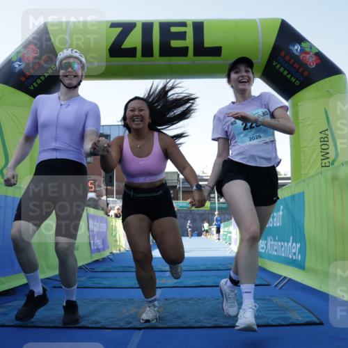 09.08.2026 - GEWOBA Citytriathlon Bremen Yannick Fuchs http://msf.ph/oto/9934745 09.08.2026 11:36:49 Ziel 223, 313 meine-sportfotos.de