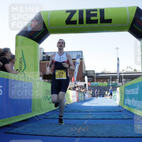 09.08.2026 - GEWOBA Citytriathlon Bremen Yannick Fuchs http://msf.ph/oto/9934756 09.08.2026 11:36:52 Ziel 223, 313 meine-sportfotos.de