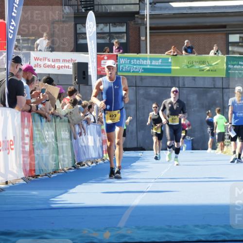 09.08.2026 - GEWOBA Citytriathlon Bremen Yannick Fuchs http://msf.ph/oto/9934762 09.08.2026 11:36:58 Ziel 337, 423 meine-sportfotos.de