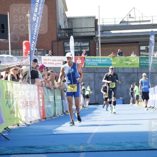 09.08.2026 - GEWOBA Citytriathlon Bremen Yannick Fuchs http://msf.ph/oto/9934764 09.08.2026 11:36:59 Ziel 337, 423 meine-sportfotos.de