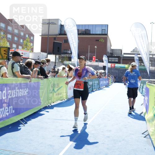 09.08.2026 - GEWOBA Citytriathlon Bremen Yannick Fuchs http://msf.ph/oto/9934772 09.08.2026 14:41:06 Ziel 974 meine-sportfotos.de