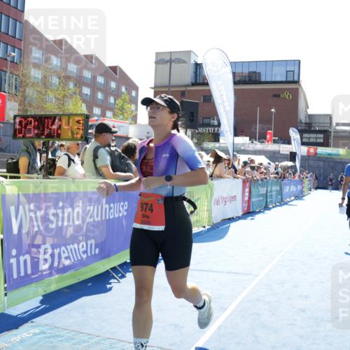 09.08.2026 - GEWOBA Citytriathlon Bremen Yannick Fuchs http://msf.ph/oto/9934775 09.08.2026 14:41:07 Ziel 974 meine-sportfotos.de
