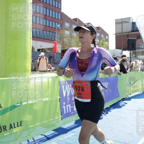 09.08.2026 - GEWOBA Citytriathlon Bremen Yannick Fuchs http://msf.ph/oto/9934779 09.08.2026 14:41:07 Ziel 974 meine-sportfotos.de