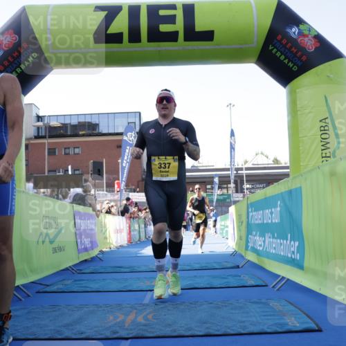 09.08.2026 - GEWOBA Citytriathlon Bremen Yannick Fuchs http://msf.ph/oto/9934780 09.08.2026 11:37:05 Ziel 337, 423, 492, 501 meine-sportfotos.de