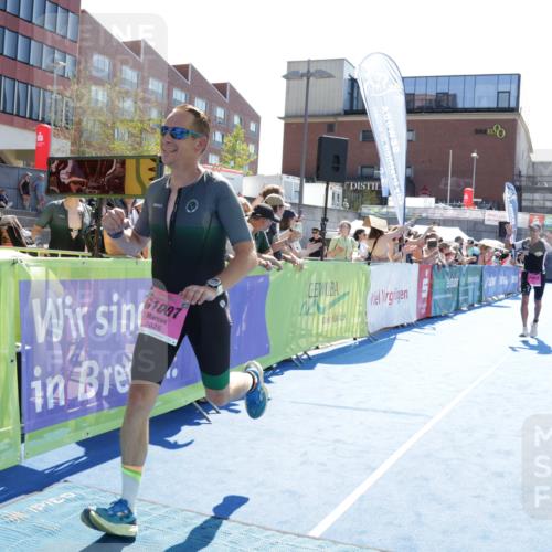 09.08.2026 - GEWOBA Citytriathlon Bremen Yannick Fuchs http://msf.ph/oto/9934796 09.08.2026 14:41:16 Ziel 1007, 1007, 1012 meine-sportfotos.de
