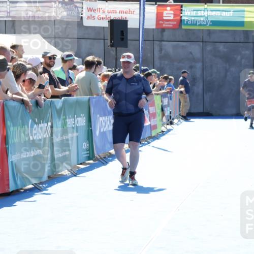 09.08.2026 - GEWOBA Citytriathlon Bremen Yannick Fuchs http://msf.ph/oto/9934878 09.08.2026 14:42:55 Ziel  meine-sportfotos.de