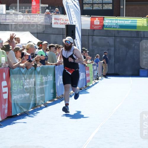 09.08.2026 - GEWOBA Citytriathlon Bremen Yannick Fuchs http://msf.ph/oto/9934938 09.08.2026 14:43:44 Ziel 574 meine-sportfotos.de