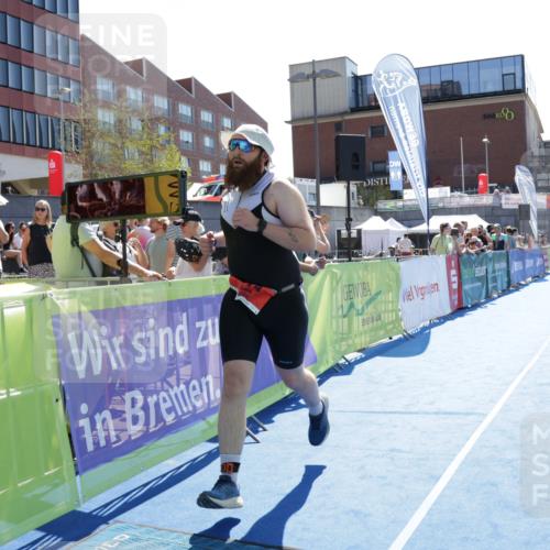 09.08.2026 - GEWOBA Citytriathlon Bremen Yannick Fuchs http://msf.ph/oto/9934951 09.08.2026 14:43:47 Ziel 574 meine-sportfotos.de