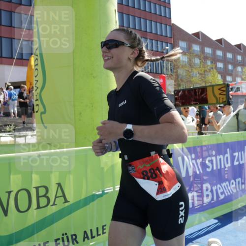09.08.2026 - GEWOBA Citytriathlon Bremen Yannick Fuchs http://msf.ph/oto/9934970 09.08.2026 14:44:10 Ziel 881 meine-sportfotos.de