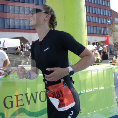09.08.2026 - GEWOBA Citytriathlon Bremen Yannick Fuchs http://msf.ph/oto/9934971 09.08.2026 14:44:10 Ziel 881 meine-sportfotos.de