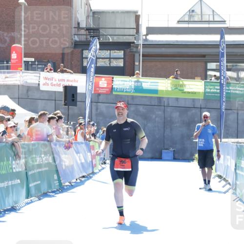 09.08.2026 - GEWOBA Citytriathlon Bremen Yannick Fuchs http://msf.ph/oto/9935160 09.08.2026 14:47:54 Ziel 796 meine-sportfotos.de