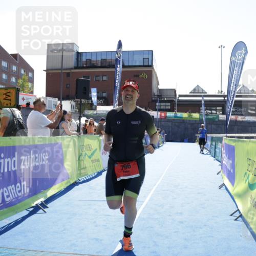 09.08.2026 - GEWOBA Citytriathlon Bremen Yannick Fuchs http://msf.ph/oto/9935170 09.08.2026 14:47:56 Ziel 796 meine-sportfotos.de