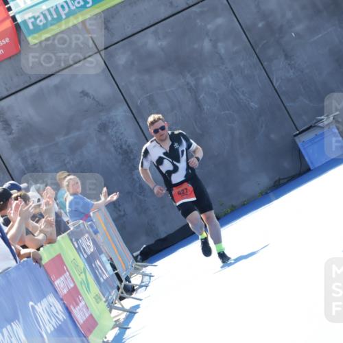 09.08.2026 - GEWOBA Citytriathlon Bremen Yannick Fuchs http://msf.ph/oto/9935182 09.08.2026 14:48:17 Ziel  meine-sportfotos.de