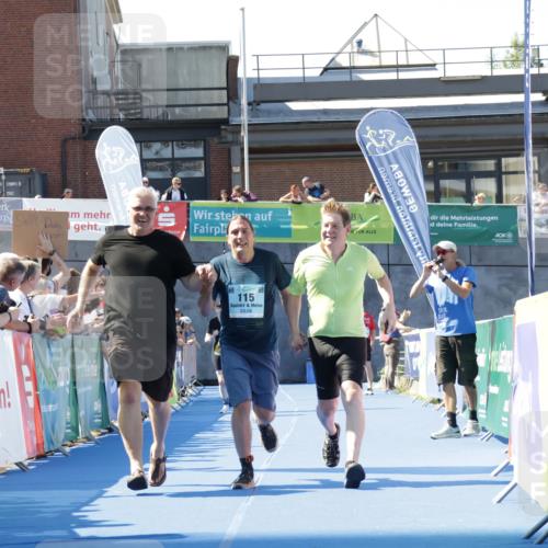 09.08.2026 - GEWOBA Citytriathlon Bremen Yannick Fuchs http://msf.ph/oto/9935199 09.08.2026 11:38:35 Ziel 115 meine-sportfotos.de