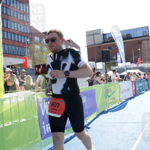 09.08.2026 - GEWOBA Citytriathlon Bremen Yannick Fuchs http://msf.ph/oto/9935209 09.08.2026 14:48:29 Ziel 627 meine-sportfotos.de