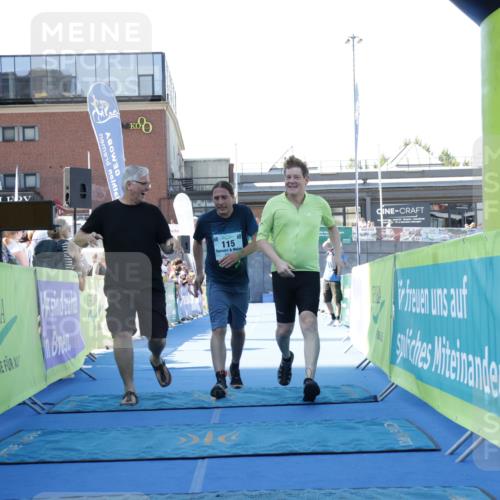 09.08.2026 - GEWOBA Citytriathlon Bremen Yannick Fuchs http://msf.ph/oto/9935215 09.08.2026 11:38:37 Ziel 115, 476 meine-sportfotos.de