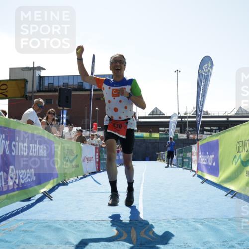 09.08.2026 - GEWOBA Citytriathlon Bremen Yannick Fuchs http://msf.ph/oto/9935271 09.08.2026 14:49:05 Ziel 731, 830 meine-sportfotos.de