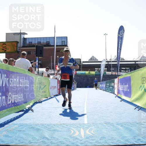 09.08.2026 - GEWOBA Citytriathlon Bremen Yannick Fuchs http://msf.ph/oto/9935302 09.08.2026 14:49:20 Ziel 842 meine-sportfotos.de