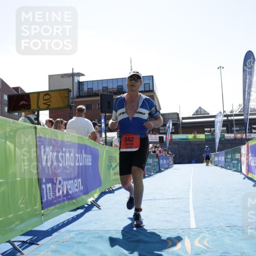 09.08.2026 - GEWOBA Citytriathlon Bremen Yannick Fuchs http://msf.ph/oto/9935308 09.08.2026 14:49:21 Ziel 842 meine-sportfotos.de