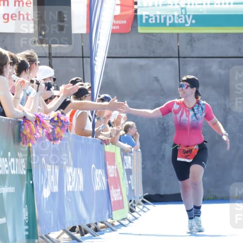 09.08.2026 - GEWOBA Citytriathlon Bremen Yannick Fuchs http://msf.ph/oto/9935322 09.08.2026 14:49:32 Ziel 969 meine-sportfotos.de