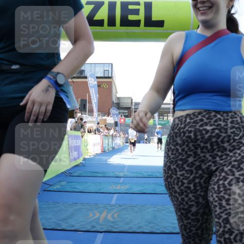 09.08.2026 - GEWOBA Citytriathlon Bremen Yannick Fuchs http://msf.ph/oto/9935361 09.08.2026 11:39:05 Ziel 143 meine-sportfotos.de