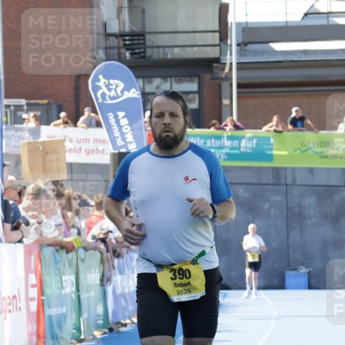 09.08.2026 - GEWOBA Citytriathlon Bremen Yannick Fuchs http://msf.ph/oto/9935368 09.08.2026 11:39:07 Ziel 143 meine-sportfotos.de