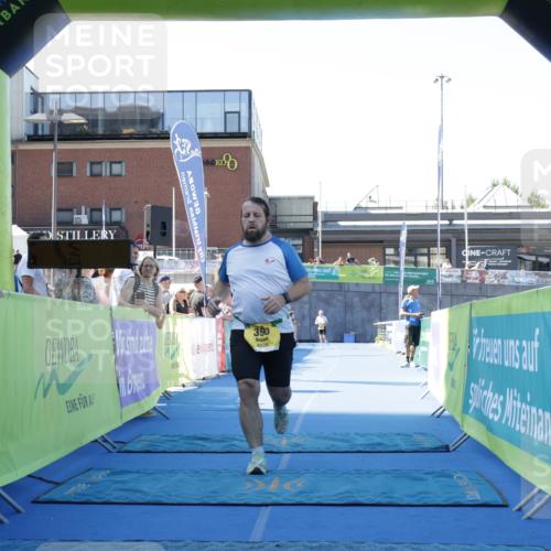 09.08.2026 - GEWOBA Citytriathlon Bremen Yannick Fuchs http://msf.ph/oto/9935374 09.08.2026 11:39:08 Ziel  meine-sportfotos.de