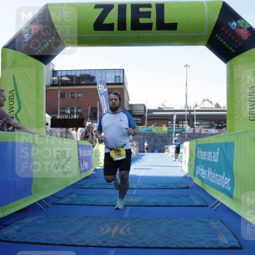 09.08.2026 - GEWOBA Citytriathlon Bremen Yannick Fuchs http://msf.ph/oto/9935375 09.08.2026 11:39:09 Ziel  meine-sportfotos.de